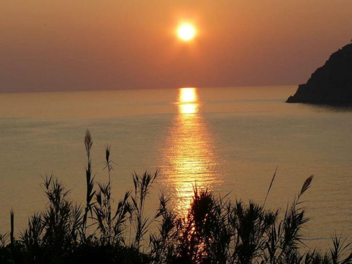 Villa Un gioiello con vista mare Moneglia Esterno foto